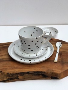 Duża filiżanka - kubek ceramiczny ze spodkiem - KROPKi