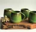 zielony kubek ceramiczny