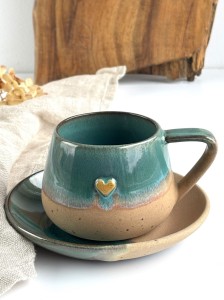 Filiżanka ze spodkiem ręcznie robiona 250 ml - Rajska Plaża z sercem 